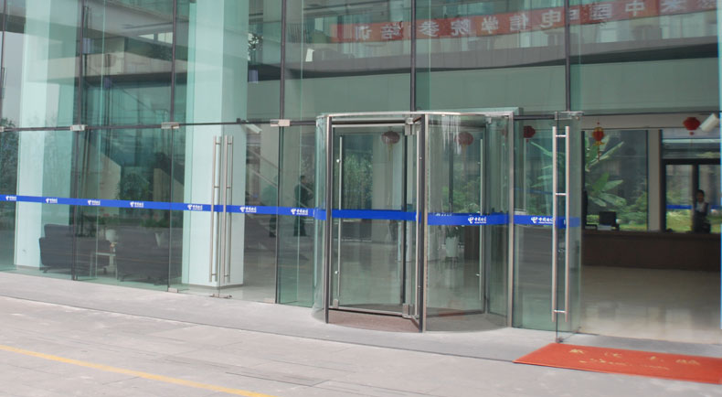 上海市江苏路中国电信1樘自动旋转门